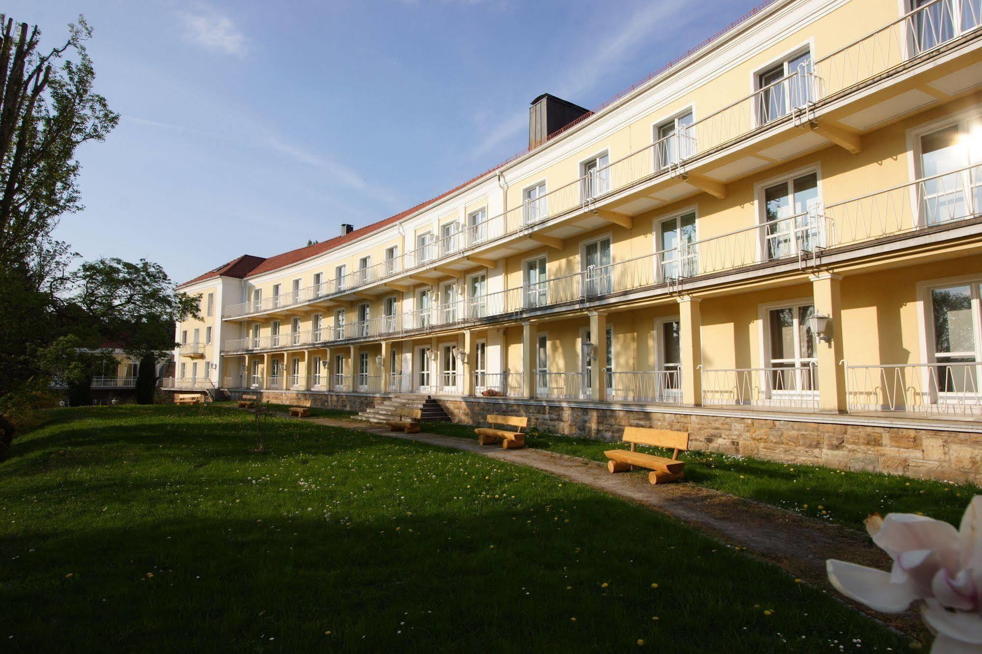 Akzent Hotel Am Burgholz タバルツ エクステリア 写真